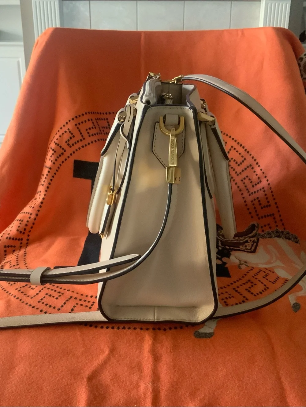 Michael Kors Beige purse